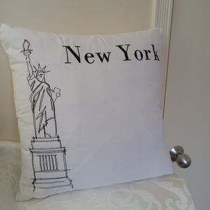 2 Pcs New York  Decorative Cushion Cases